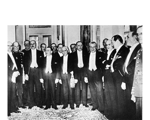 Ramón S. Castillo, Carlos A. Pueyrredón, y miembros del gabinete, agasajan a Robustiano Patrón Costas.